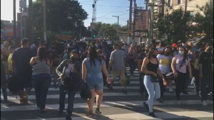 Antes do Natal, Brás sofre com aglomerações e pessoas sem máscaras