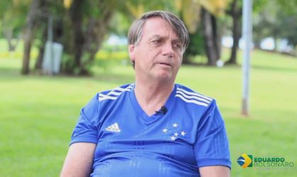 'Pressa da vacina não se justifica', diz Bolsonaro 
