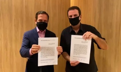 Paes assina termo de cooperação para compra de doses Coronavac