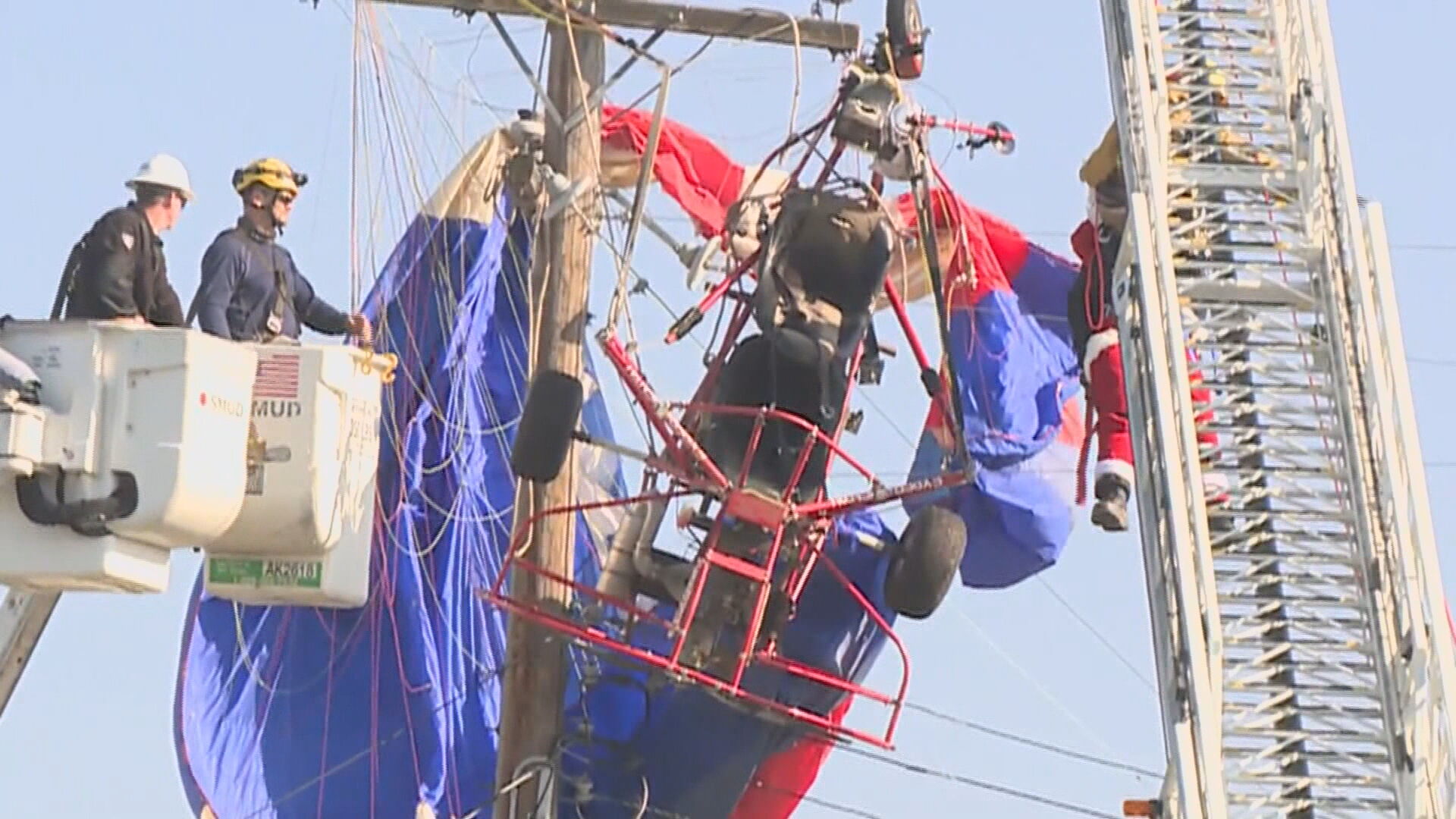 Papai Noel sofre acidente em voo de paraglider nos Estados Unidos