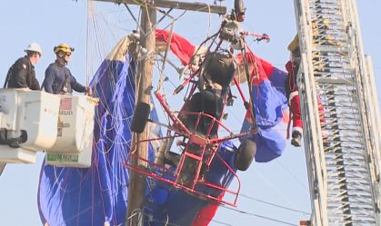 Papai Noel sofre acidente em voo de paraglider nos Estados Unidos