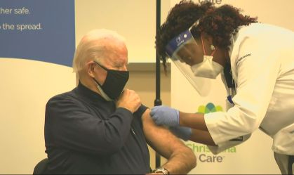 Joe Biden, presidente eleito dos Estados Unidos, recebe vacina contra a Covid-19