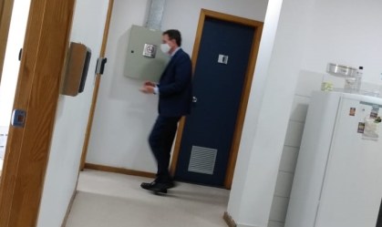 Marcelo Crivella diz a desembargadora que não houve excesso na condução à prisão