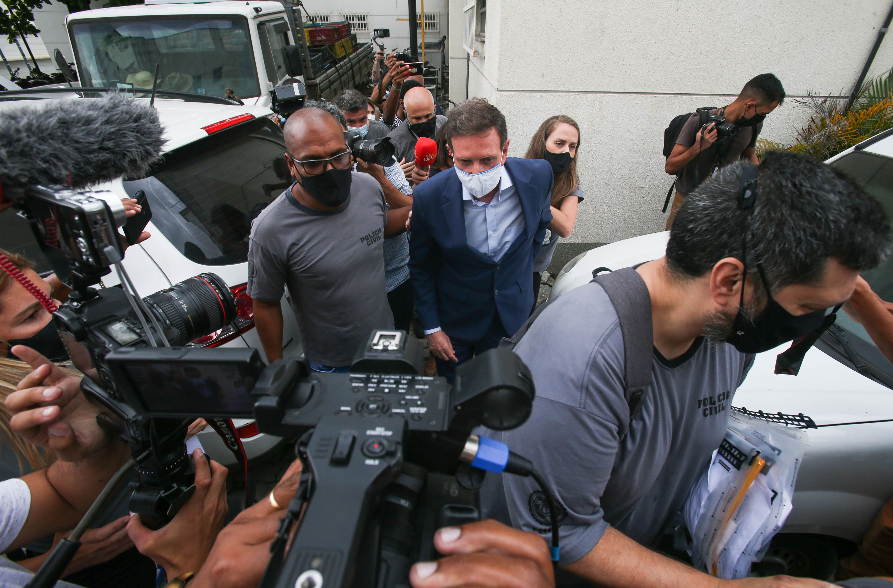 Prefeito do Rio, Marcelo Crivella é conduzido na Cidade da Polícia após prisão