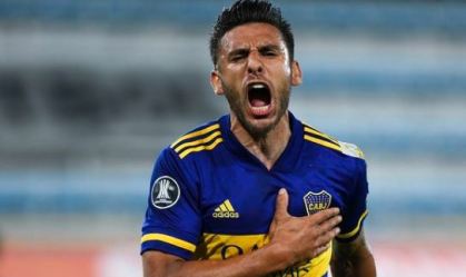 Eduardo Salvio comemora gol do Boca contra o Racing