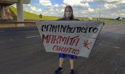 Campanha em SP distribui comida para caminhoneiros