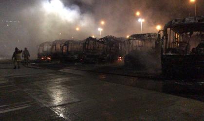 RJ: Polícia Civil apura causas do incêndio que destruiu vários ônibus do BRT