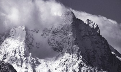 Avalanche no Irã mata alpinista, diz ONG Crescente Vermelho