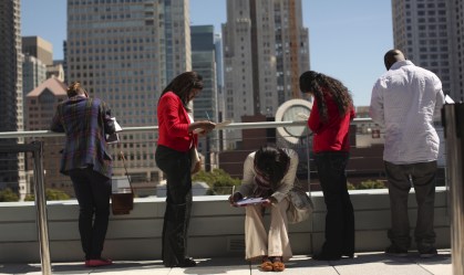 EUA: junho deve mostrar retomada, com fim de seguro-desemprego e estádios cheios