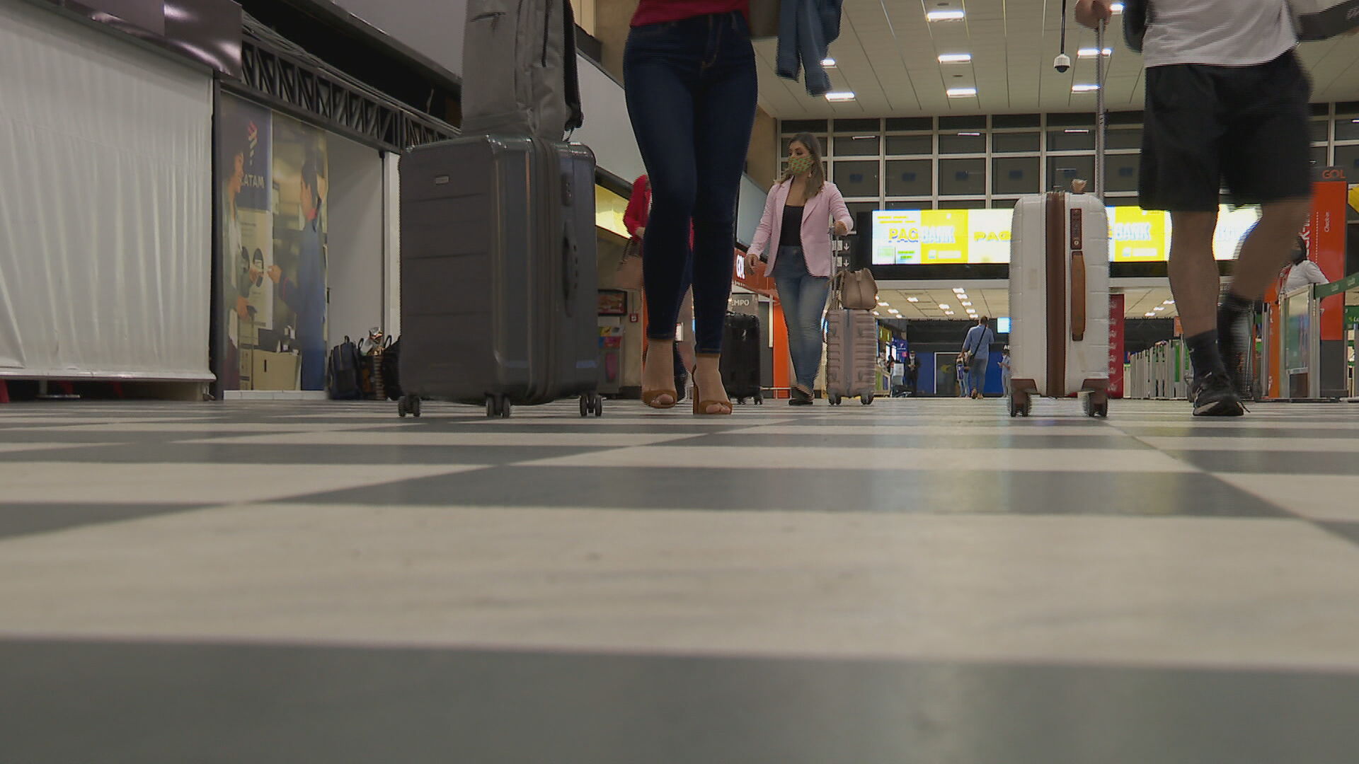 Voos domésticos e com passageiros jovens cresceram na pandemia 