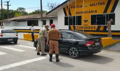 Polícia do Paraná faz operação para conter Covid-19 no estado