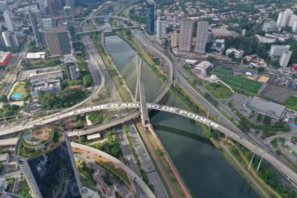 Ponte estaiada em SP