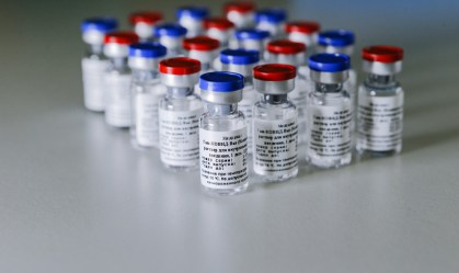 Farmacêutica fecha acordo com russos para receber 10 milhões de doses da Sputnik