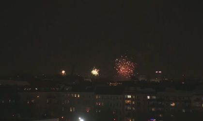 Apesar de proibição, Berlim tem fogos de artifício na comemoração do Ano Novo