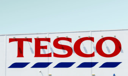 Tesco e Pizza Hut são expostos no Reino Unido por não pagar salário mínimo