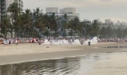 PM dispersa aglomeração em praia na Riviera de São Lourenço, no litoral de SP