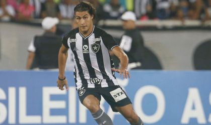 Ex-jogador do Botafogo vai prestar depoimento segunda (4) sobre atropelamento