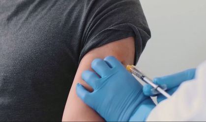 'EUA não têm infraestrutura para vacinação em massa', diz consultor do FDA