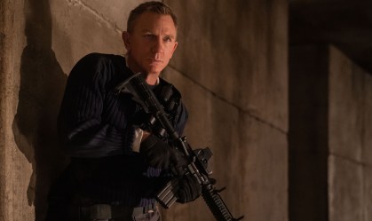 Zack Snyder gostaria de dirigir "007" com versão jovem de James Bond