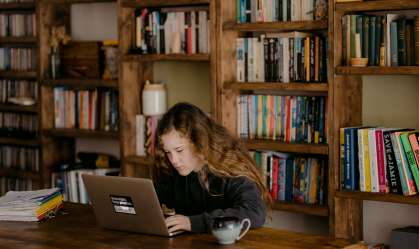Como motivar crianças para mais aulas a distância