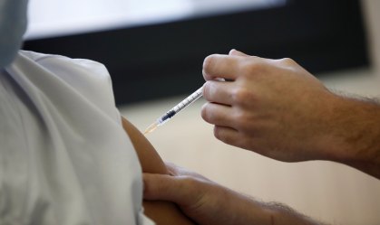 Saúde promete apresentar a governadores cronograma de vacinação nesta terça