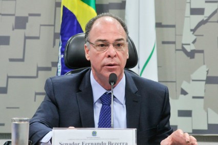 Senador Fernando Bezerra (MDB-PE), líder do governo no senado, durante Comissão 
