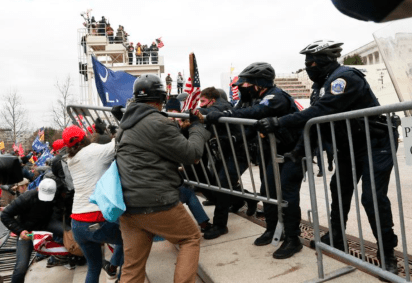 Manifestantes pró-Trump invadem Capitólio