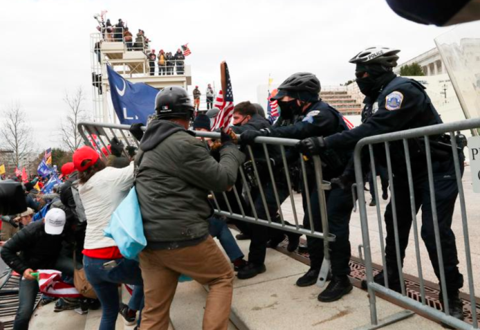 Manifestantes pró-Trump invadiram o Capitólio em 6 de janeiro de 2021 / Foto: Leah Millis/Reuters