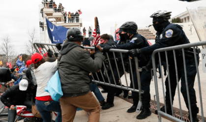 Manifestantes pró-Trump invadem Capitólio