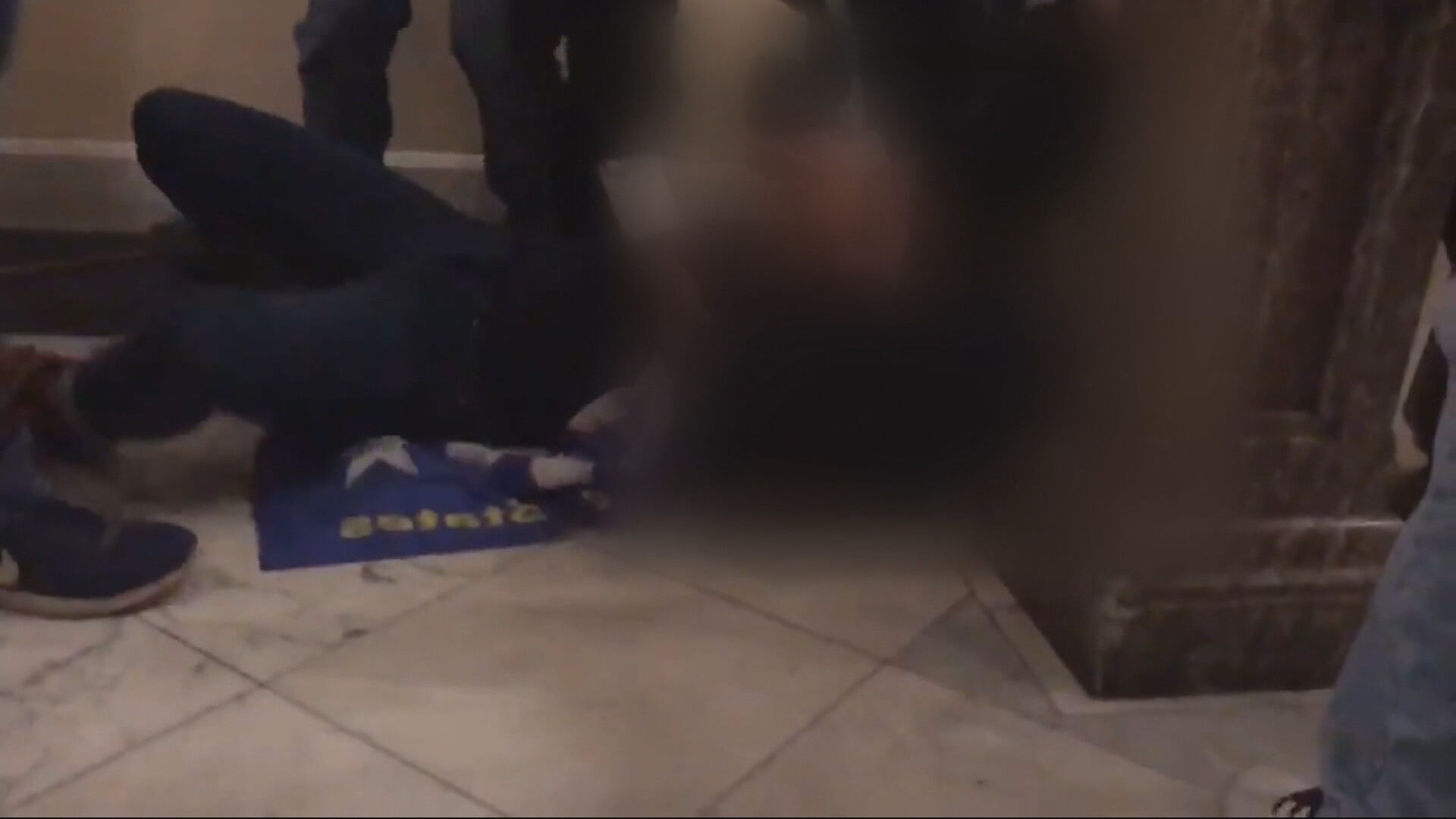 Mulher é baleada em protesto no Capitólio, nos Estados Unidos