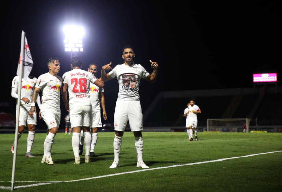 Bragantino venceu por 4 a 2 o líder do campeonato São Paulo