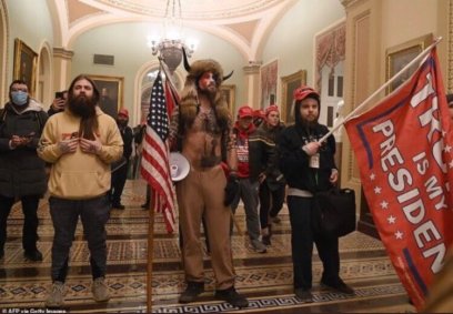 Apoiadores de Trump invadiram o prédio do Capitólio, em Washington D.C.