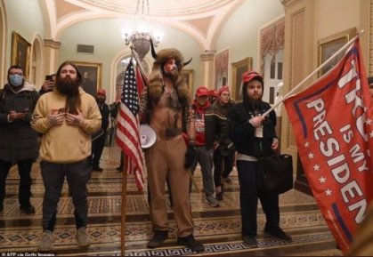 Apoiadores de Trump invadiram o prédio do Capitólio, em Washington D.C.