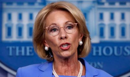 Betsy DeVos, secretária de Educação do governo Donald Trump