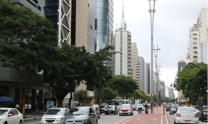 Trânsito em São Paulo, carros, avenida Paulista