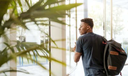 Fundação Estudar tem vagas para bolsas de graduação e pós no país ou no exterior