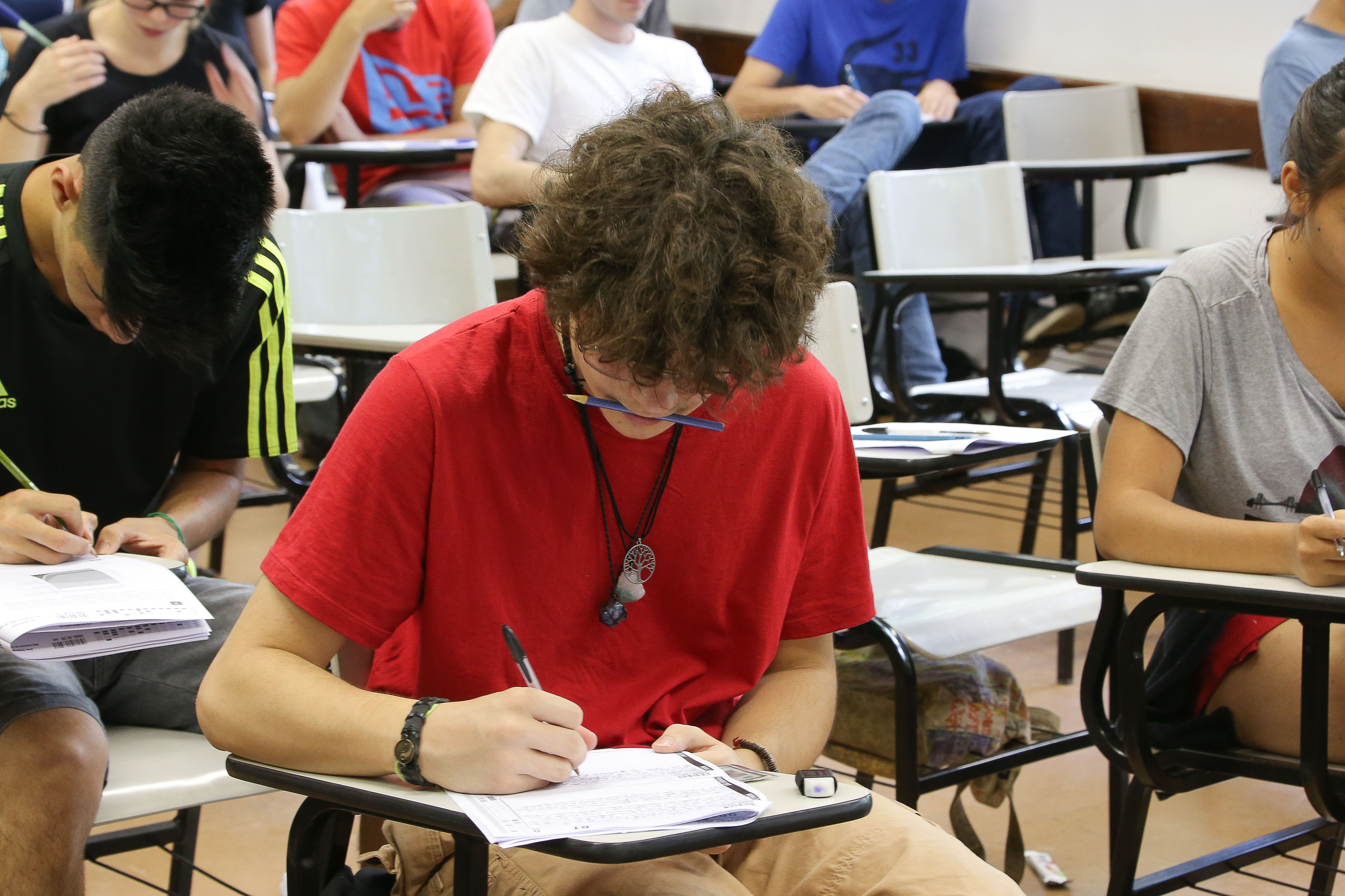 Aluno fazendo Fuvest