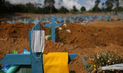 Cemitério em Manaus (AM) durante a pandemia da Covid-19