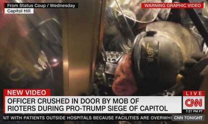 Vídeo mostra apoiadores de Trump agredindo policiais; assista