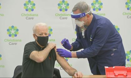 Joe Biden recebe segunda dose da vacina contra Covid-19
