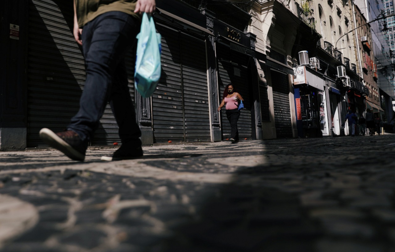 Lojas fechadas no centro do Rio de Janeiro por causa da pandemia