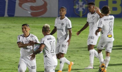 Jogadores do Atlético Mineiro comemoram gol durante empate com o Red Bull Bragan