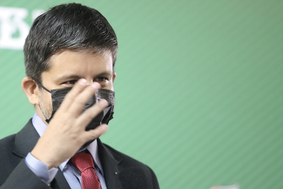 Diretor médico Ricardo Palácios, do Instituto Butantan