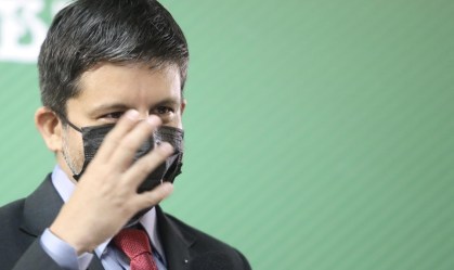 Exposição maior de voluntários ao vírus explica eficácia de 50,38%, diz Butantan
