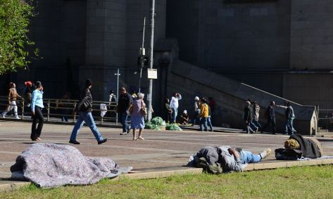 Pessoas em situação de rua na região central de São Paulo