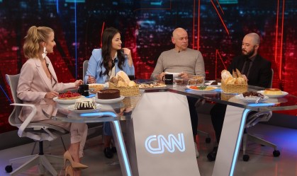 CNN Tonight: uso da comida para preencher o vazio existencial