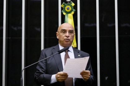 Deputado Mário Heringer discursa na Câmara