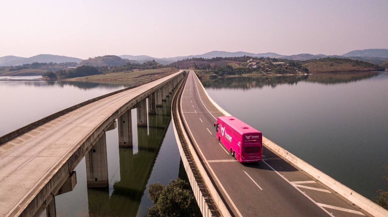 Plataforma de tecnologia  Buser oferece viagens de ônibus por fretamento no Bras
