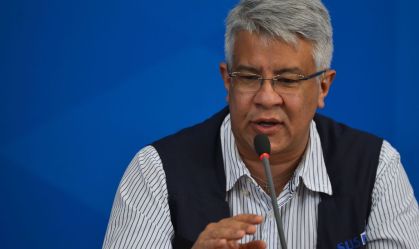 Governo volta atrás após dizer que 1ª morte por COVID-19 foi em janeiro