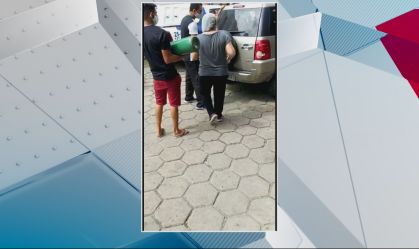 Família leva cilindro de oxigênio para paciente de Covid-19 internado em Manaus